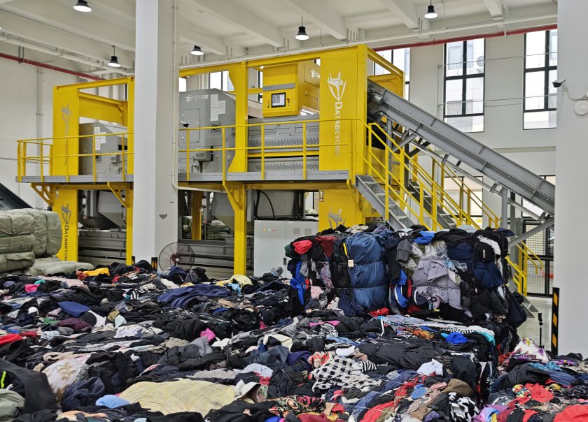 データビヨンドテクノロジー、中国初の完全自動化繊維廃棄物選別ラインを開発